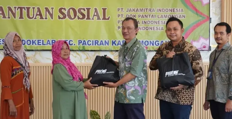 PT PAL Salurkan Ratusan Paket Sembako