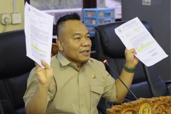 Komisi A Tengarai Perbedaan Data Pelebaran Sungai Kalianak, Minta Penandaan Bangunan Ditunda Dulu