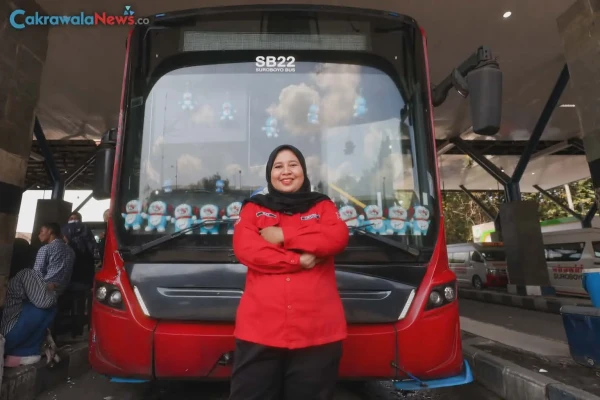 Kartini Masa Kini di Transportasi Publik: Kiprah Sopir Perempuan Suroboyo Bus Jadi Sorotan