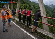 antisipasi risiko di jembatan cangar dinas pubm jatim targetkan pemasangan pagar mei 2026