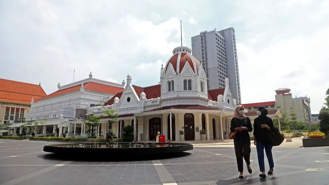 Alun alun Balai Pemuda Surabaya