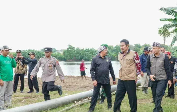 Bupati Lamongan Yuhronur Efendi..