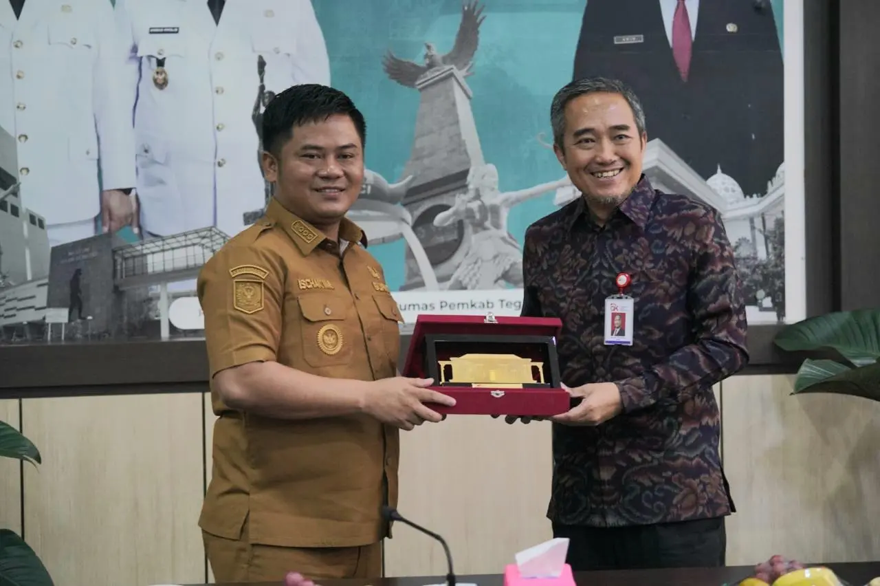 Bupati Tegal dam OJK Tegal