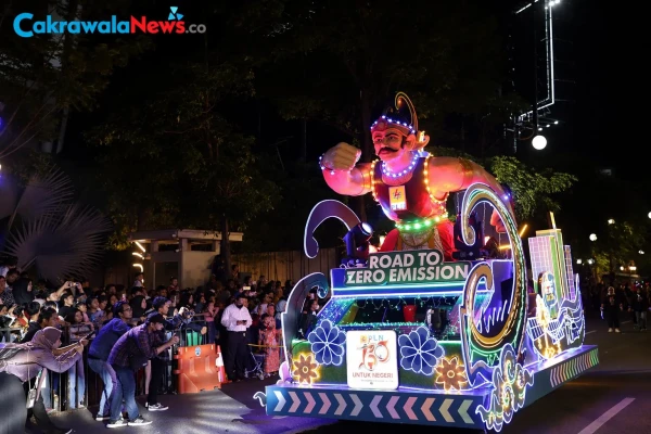 Surabaya Sulap HJKS ke-733 Jadi Magnet Wisata, Festival Rujak Uleg Rasa “Piala Dunia” hingga Light Parade Meriah