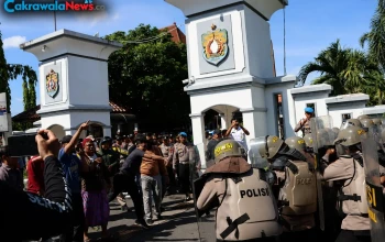 polres kendal gelar simulasi sispamkota antisipasi may day 2026