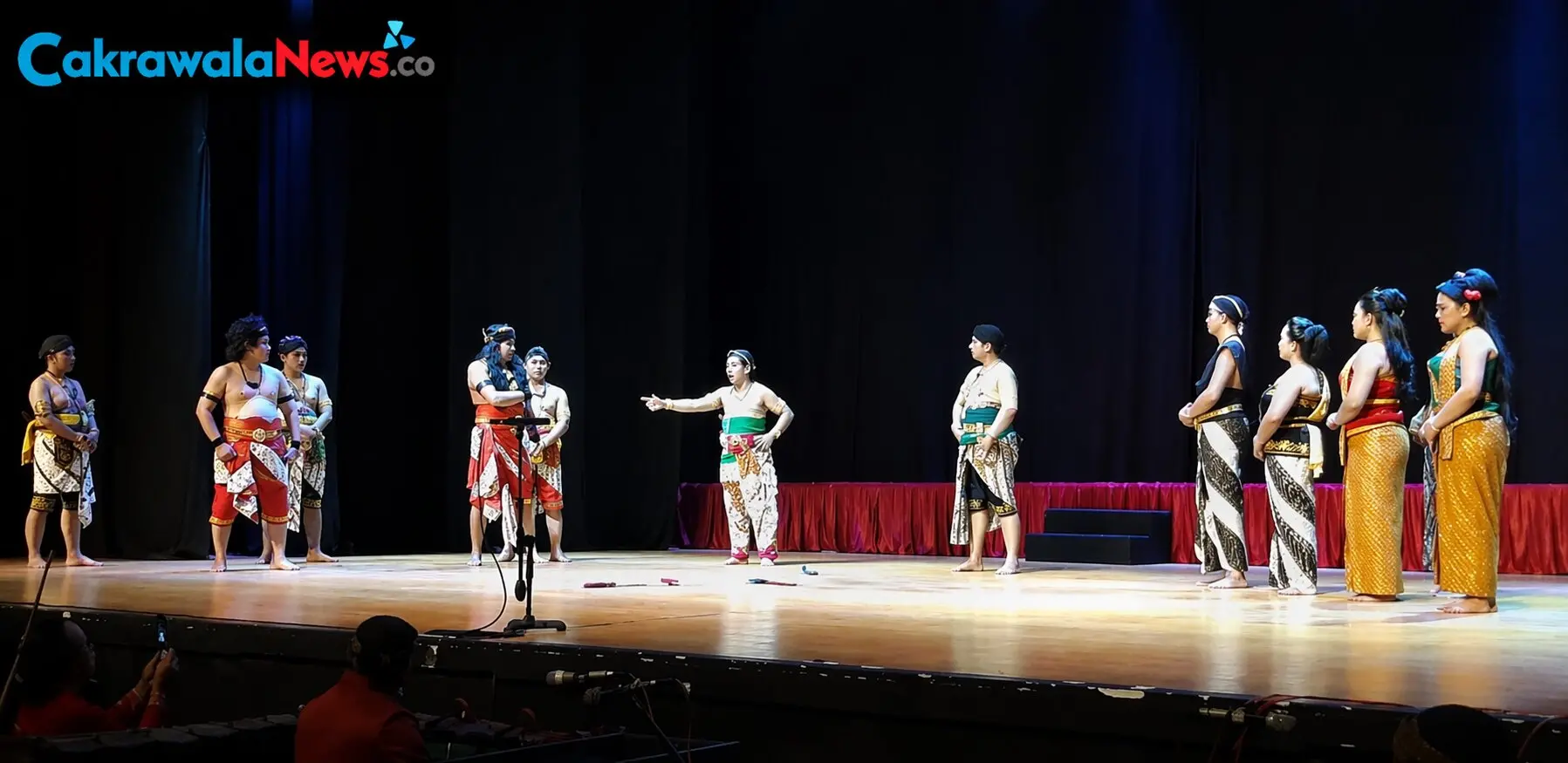 seni tradisi surabaya tetap hidup ludruk dan reog terus berkembang