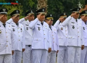 upacara hari otonomi daerah 2026 di balai kota surabaya