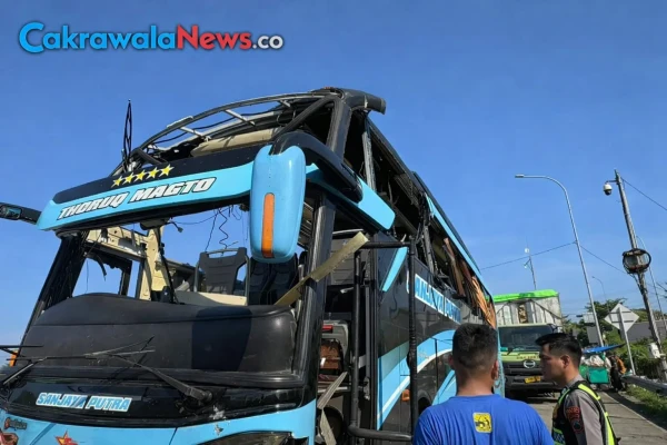 Ledakan Bus di Tol Suradadi, Respons Cepat Polres Tegal Selamatkan Korban