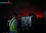 kebakaran gudang produksi di kramat polres tegal sigap lakukan penanganan