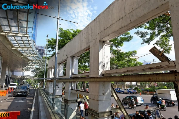 Pemkot Surabaya Bongkar Fasad Eks Toko Nam di Embong Malang Mulai Malam Ini