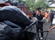 Eri Cahyadi Larang Gerobak Parkir di TPS dan Perketat Jadwal Pembuangan Sampah