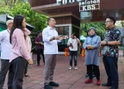 ErI Cahyadi Wali Kota Surabaya Saat sidak KBS