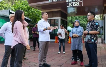 ErI Cahyadi Wali Kota Surabaya Saat sidak KBS