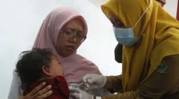 Ilustrasi imunisasi ...