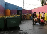 Pemkot Surabaya Tertibkan Aktivitas Pemulung di TPS Akibat Lonjakan Pemilahan Sampah Plastik