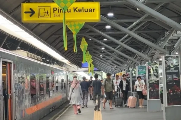 KAI Daop 8 Surabaya Operasikan 8 KA Tambahan Antisipasi Lonjakan Penumpang Libur Paskah