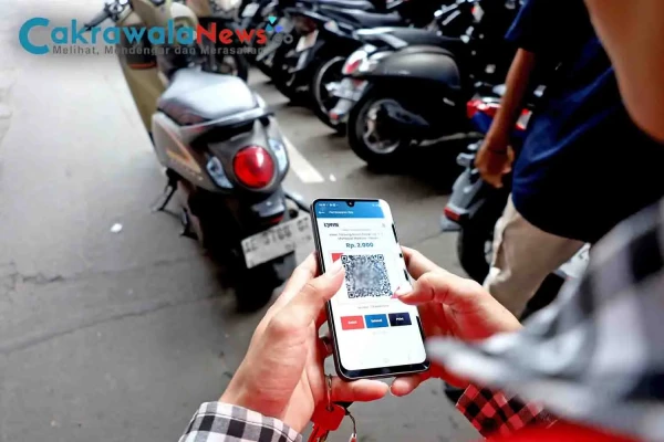 Surabaya Tancap Gas Digitalisasi Parkir, 711 Petugas Parkir Sudah Terintegrasi Sistem Non-Tunai
