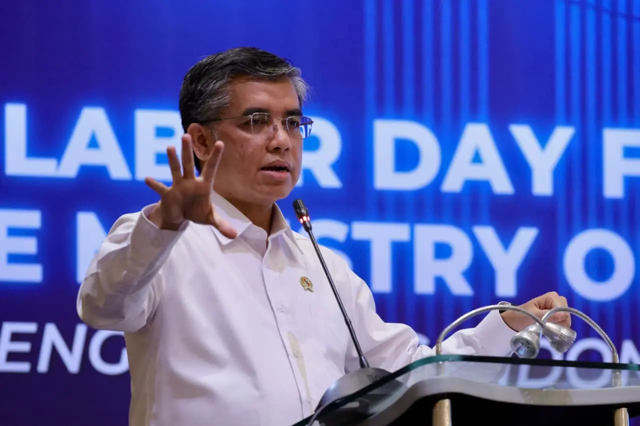 Menaker Tegaskan Kesempatan Kerja Tetap Terbuka di Tengah Tantangan Global - 1