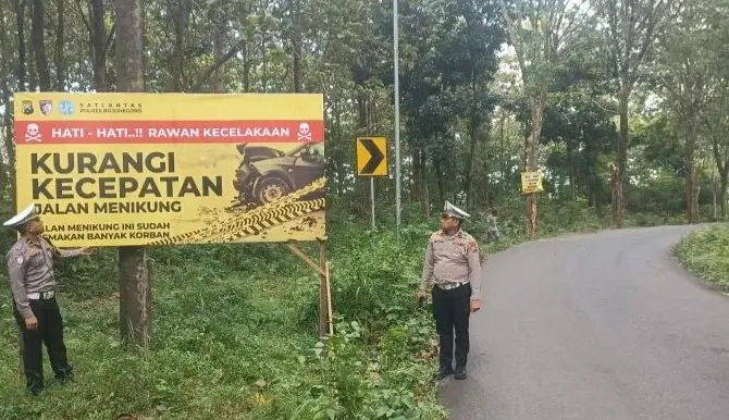 Papan Himbauan Antisipasi Kecelakaan