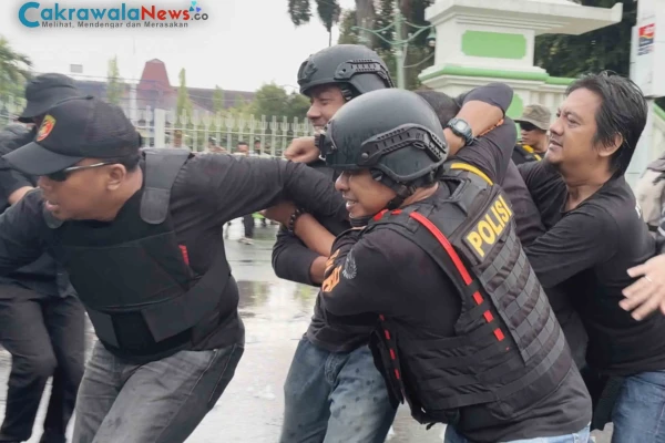 Polres Tegal Gelar Gladi Bersih Sispamkota Di Depan Pemda Kabupaten Tegal