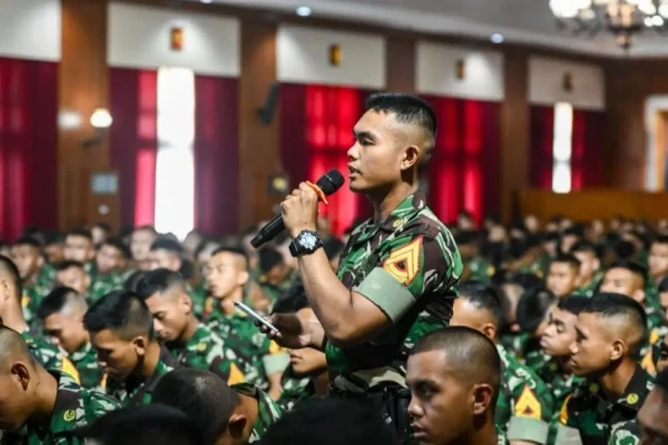 Gubernur Akmil Berikan Pengarahan Geopolitik Dunia  kepada Taruna Tingkat I, II, dan III