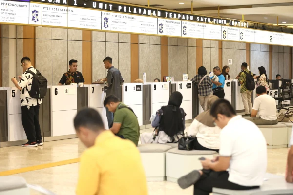 Pelayanan adminduk di Surabaya