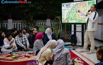 eri cahyadi diskusi kampung pancasila bersama warga karah