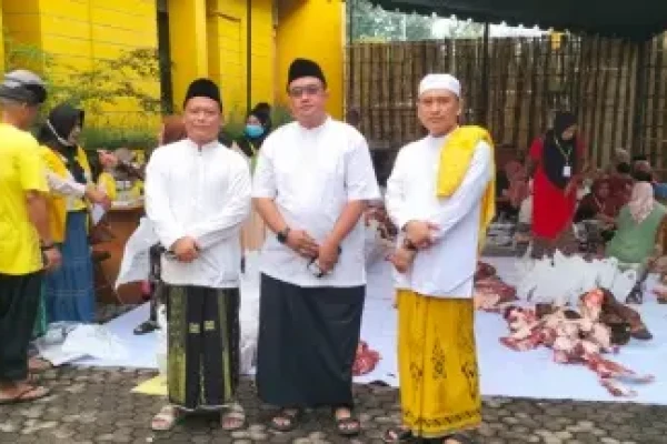 Serentak di 38 Kab/Kota, Golkar Jatim Sembelih 323 Ekor Sapi