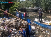 Evakuasi Sampah Plastik Kali Tebu Surabaya Capai 2,4 Ton