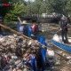 Evakuasi Sampah Plastik Kali Tebu Surabaya Capai 2,4 Ton