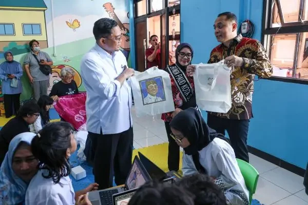 Eri Cahyadi Resmikan 3 PAUD Negeri Baru di Surabaya, Ada Sekolah Dekat Pasar untuk Anak Pedagang