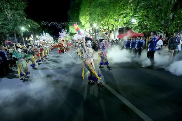 even di surabaya yang menarik