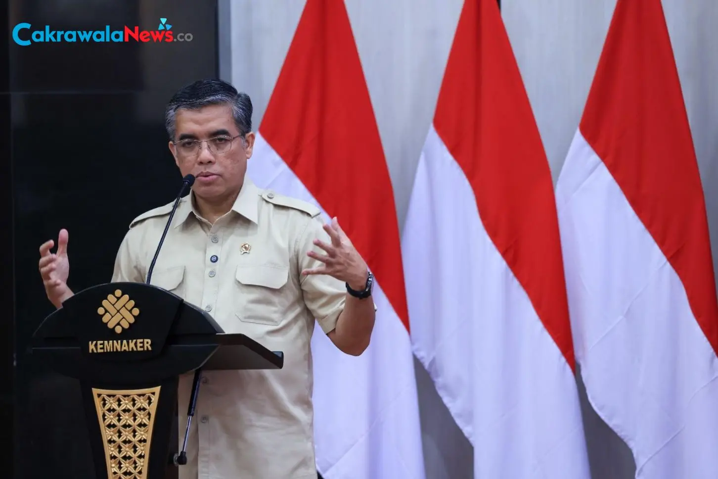Menaker Yassierli Lepas Peserta Magang Nasional Batch II di Kemnaker