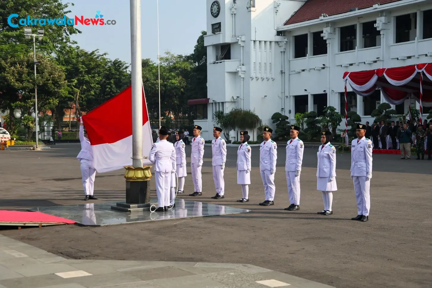 Pemkot Surabaya Gelar Upacara Hari Kebangkitan Nasional ke-118 di Balai Kota