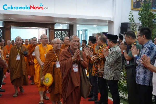 Diplomasi Spiritual ASEAN Menggema di Kota Pahlawan, Surabaya Sambut Hangat Bhikkhu Walk for Peace 2026