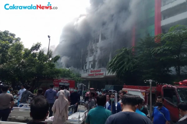 Satu Pasien Meninggal dalam Kebakaran Gedung Jantung RSUD Dr. Soetomo, Puluhan Pasien Dievakuasi