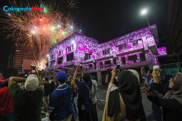 Surabaya Vaganza Sukses Digelar, Wali Kota Eri Cahyadi Terima Piagam KEN 2026 dari Kemenpar RI