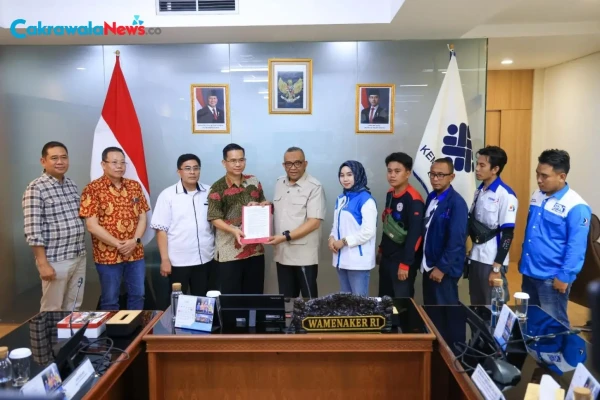 Wamenaker Bertindak Cepat Atas Permasalahan Kerja di Hari Libur Nasional Wajib Bayar Lembur