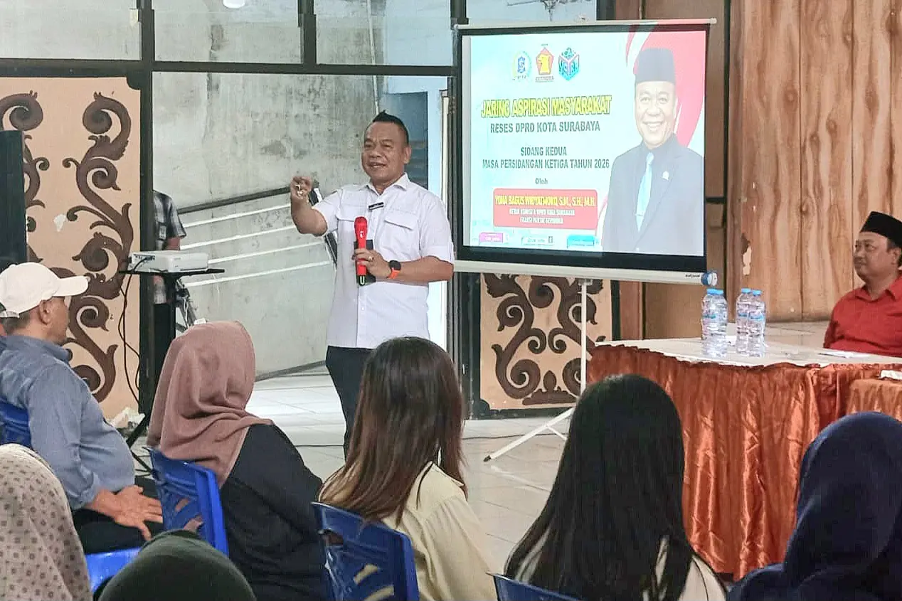 Yona Bagus Widyatmoko saat reses di Wiyung