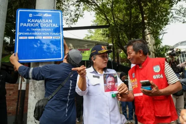 Pemkot Surabaya Ajak Warga Beralih ke Parkir Digital, Pembayaran Makin Mudah dan Transparan