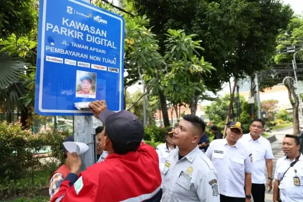 Pemkot Surabaya Ajak Warga Beralih ke Parkir Digital, Pembayaran Makin Mudah dan Transparan