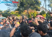 Demo Damai Mahasiswa Jawa Timur di Gedung Grahadi Soroti Program MBG dan Kebijakan Publik Pemerinta
