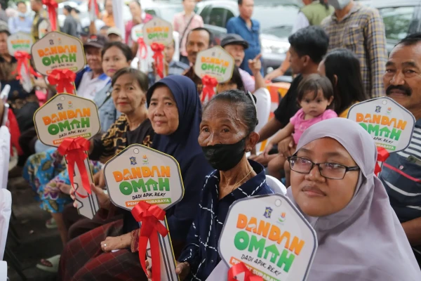 Dok. Penyerahan Program Rutilahu Warga Gersikan Surabaya (3).jpg