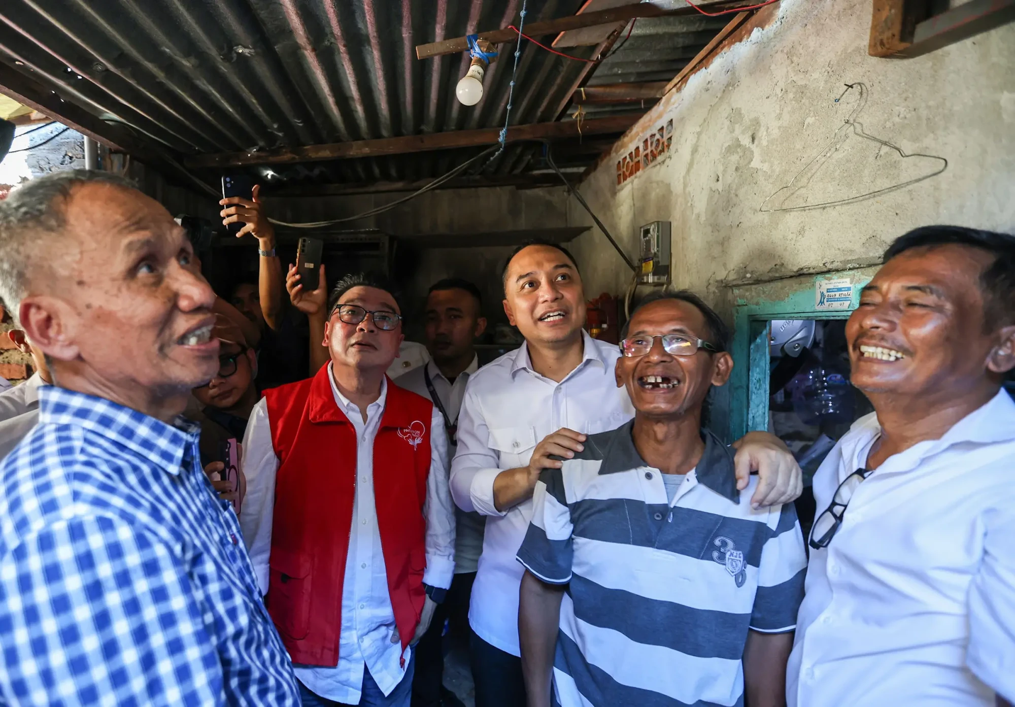 Dok. Wali Kota Eri Cahyadi tinjau kondisi rumah penerima Program Rutilahu (3).jpg