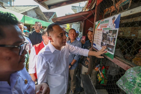 Dok. Wali Kota Eri Cahyadi tinjau kondisi rumah penerima Program Rutilahu (5).jpg