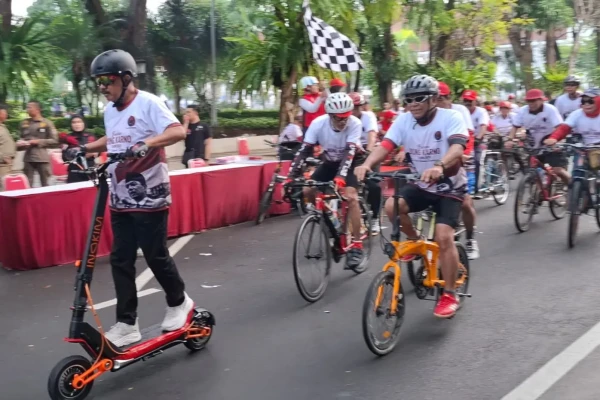 PDIP Surabaya Gelar Gowes dan Kampanye Hemat BBM di Bulan Bung Karno