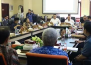Hearing di Komisi A DPRD Surabaya, Warga dan Gerejq bethani