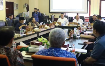 Hearing di Komisi A DPRD Surabaya, Warga dan Gerejq bethani