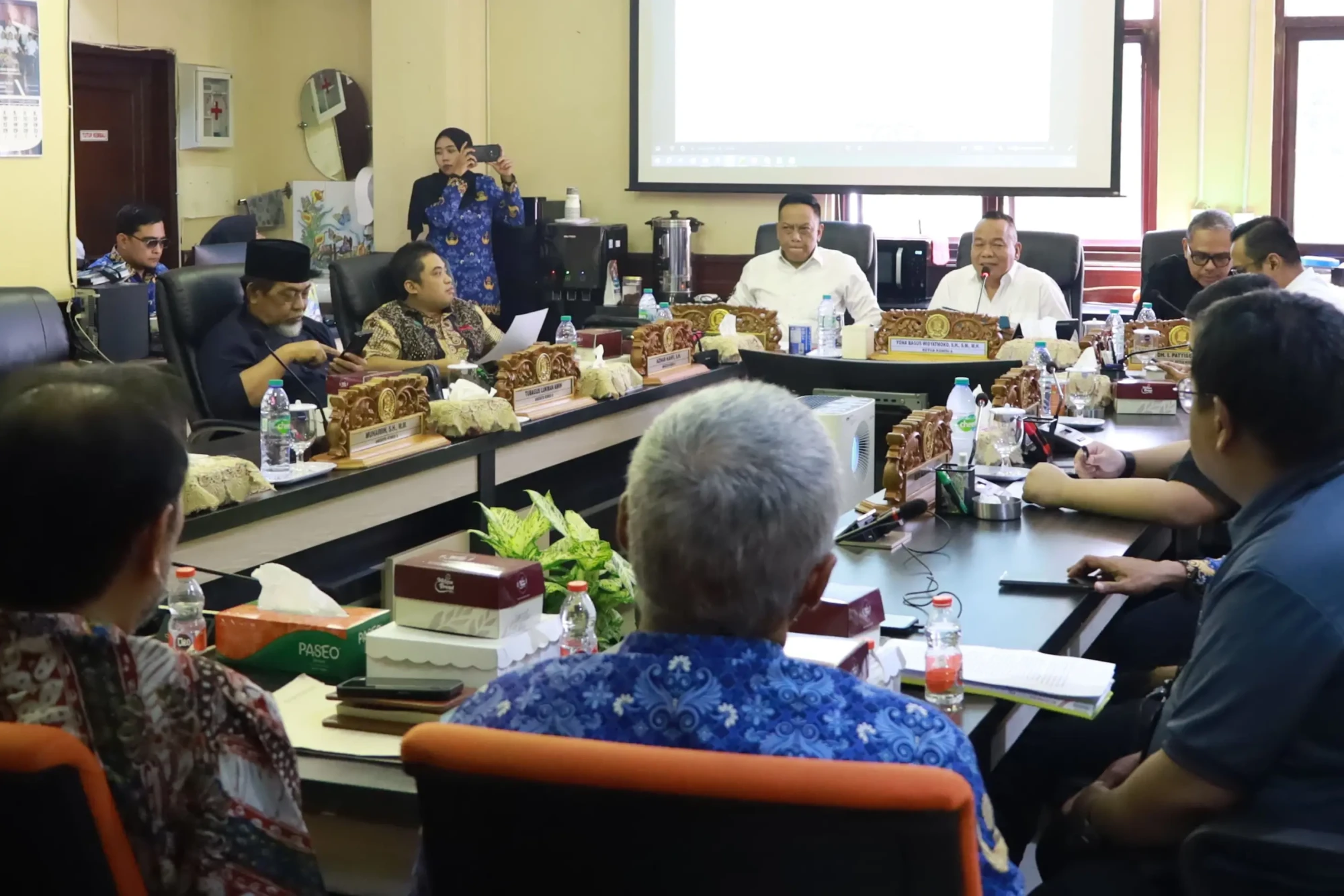Hearing di Komisi A DPRD Surabaya, Warga dan Gerejq bethani