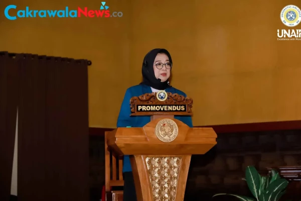 Gagas Model Pendidikan Universal, Bu Nyai Tebuireng Raih Gelar Doktor Pertama di UNAIR